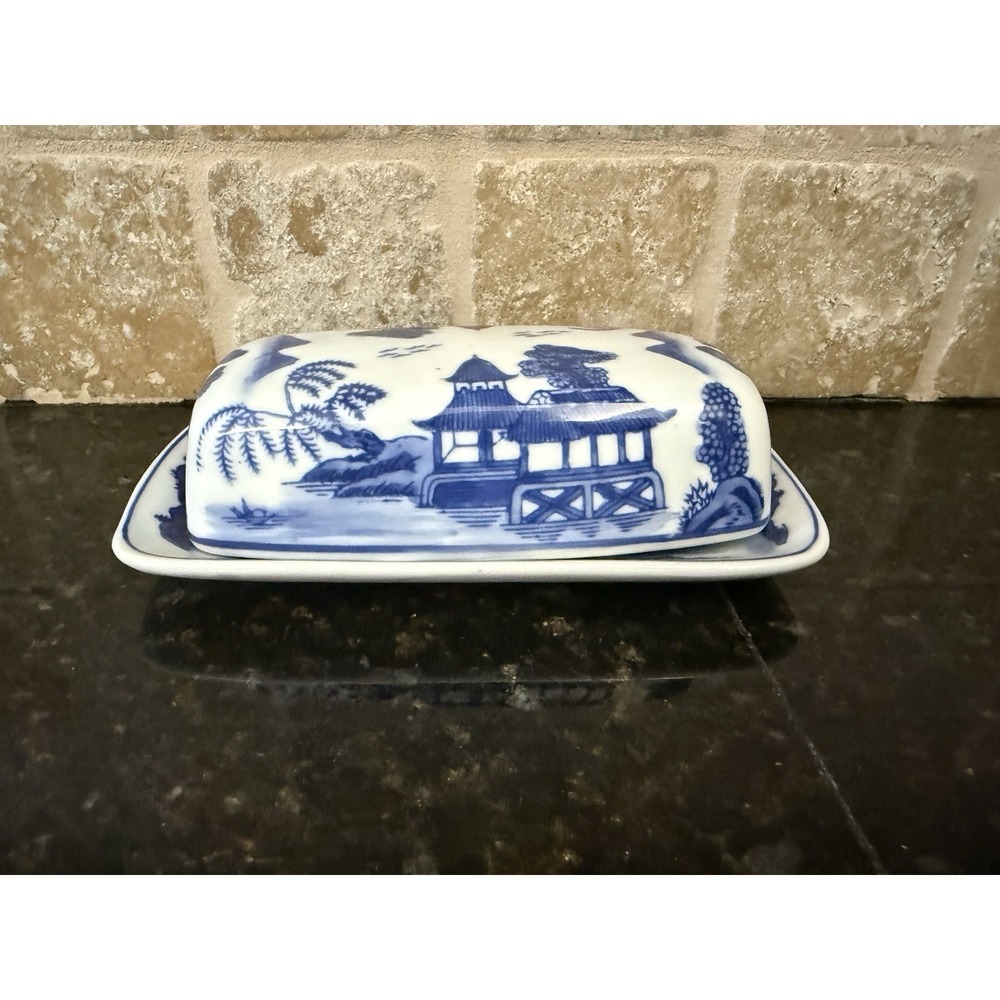 VTG Chinoiserie White Blue Willow Butter Dish Pottery Porcelain Ceramic China